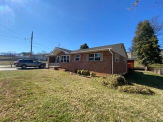 639 Woodlawn Ave, Newport, TN 37821