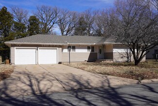 1312 W 9th St, Newton, KS 67114