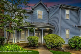 302 Tulip Ln, Freehold, NJ 07728