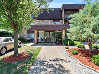 940 E Old Willow Rd Unit 305, Prospect Heights, IL 60070