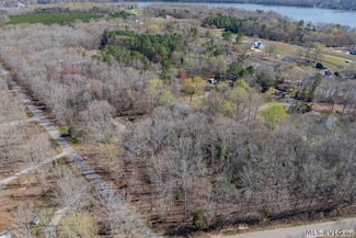 80 Oakwood Dr, Macon, NC 27551