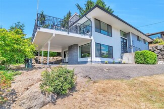 21027 7th Place S, Des Moines, WA 98198