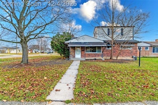 1015 Easley Dr, Westland, MI 48186