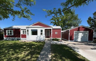 709 S Diamond Ave, Lusk, WY 82225