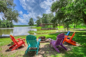 30 Oak Ln, Huntsville, TX 77340