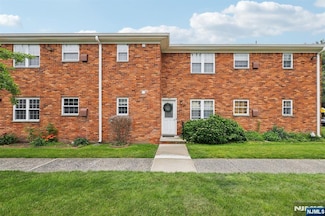 1245 Valley Rd Unit B, Wayne, NJ 07470