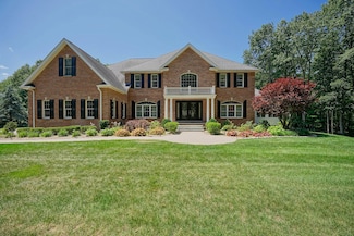 8 Meeting Rock Dr, Atkinson, NH 03811