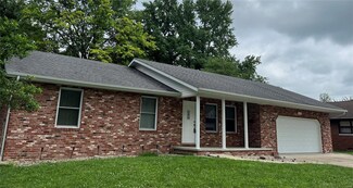 1509 Maple St, Highland, IL 62249