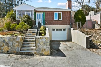 67 Upton Rd, Waltham, MA 02452