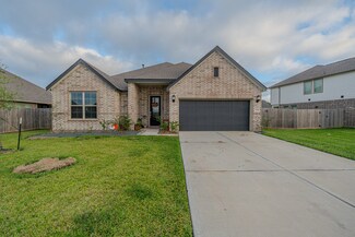 15414 Spring Lake Ave, Mont Belvieu, TX 77523