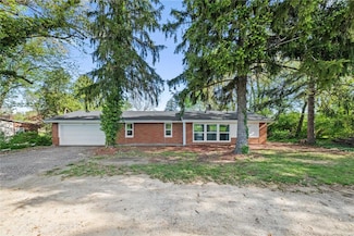 1919 Parker Rd, Saint Louis, MO 63138