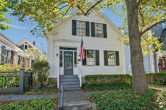 44 Church St, Bristol, RI 02809