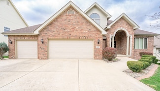 10528 Erie Dr, Crown Point, IN 46307