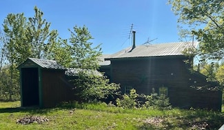 20 Monument Rd, Abbot, ME 04406