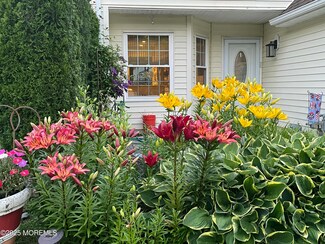 7 Breakwater Square, Freehold, NJ 07728