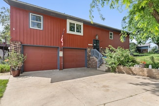 310 9th St NW, Plainview, MN 55964