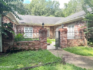 109 Herring Dr, Raymond, MS 39154