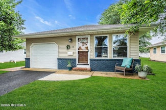 25 Montserrat St, Toms River, NJ 08757