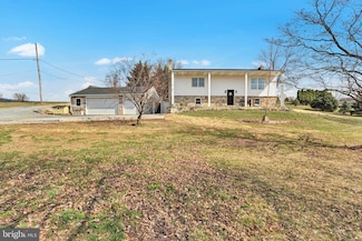 913 Pine Grove Rd, Fredericksburg, PA 17026