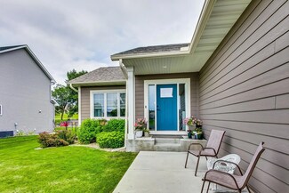 607 11th Street Ct NE, New Prague, MN 56071
