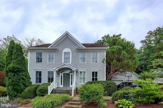 5005 Macarthur Ct, Washington, DC 20016