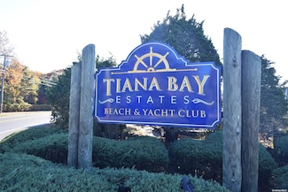 50 Rampasture Rd Unit 6, Hampton Bays, NY 11946