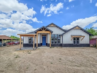 381 Ruelas, Eagle Pass, TX 78852
