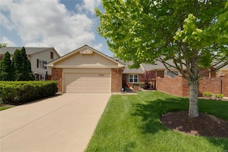 333 Morristown Ct, Chesterfield, MO 63017