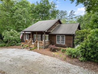 135 Crowes Dr, Walhalla, SC 29691