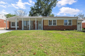 8618 Spoon Dr, Saint Louis, MO 63132