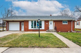 902 S 12th St, Goshen, IN 46526