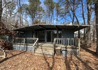383 Mashpee Neck Rd, Mashpee, MA 02649
