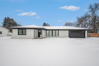 15298 Kerlin Dr, Granger, IN 46530