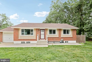 102 Woodshade Dr, Newark, DE 19702