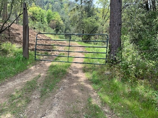 3 Road 222, Oakhurst, CA 93644