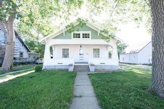 205 N Webster St, Blue Hill, NE 68930