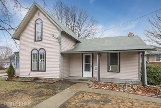 315 N 4th Ave, Winterset, IA 50273