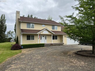 42 N Welcome Slough Rd, Cathlamet, WA 98612