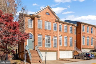 8030 Kidwell Town Ct, Vienna, VA 22182