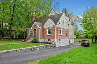 26 Downing Rd, Lexington, MA 02421