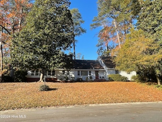 1902 Sherwood Dr, Greenville, NC 27858