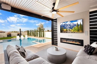 2460 Chateau Napoleon Dr, Henderson, NV 89044