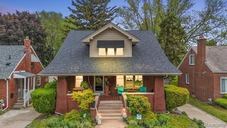 15601 Deerfield Ave, Eastpointe, MI 48021