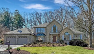 9707 Middleton Ridge Rd, Vienna, VA 22182