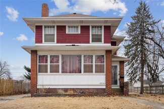 2534 E Walnut St, Des Moines, IA 50317