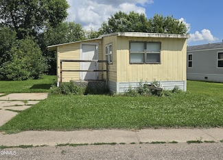 156 Sunnyside Mobile Manor, Jamestown, ND 58401