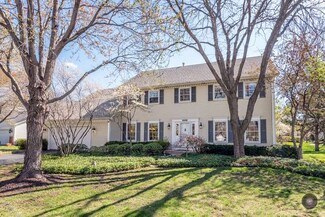 904 Honest Pleasure Dr, Naperville, IL 60540