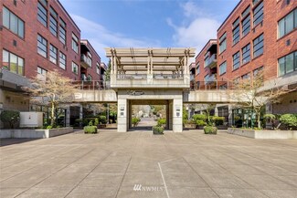 300 W 8th St Unit 412, Vancouver, WA 98660