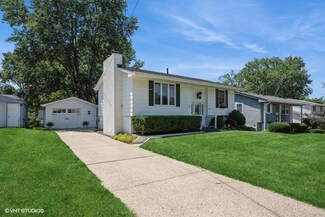 4119 Hull Ave, Des Moines, IA 50317
