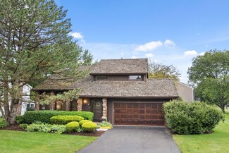 1902 Gladstone Dr, Wheaton, IL 60189